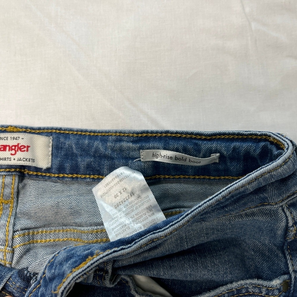 Wrangler Jeans Womens 12x30 Blue Excellent High Rise Bold Bootcut Distressed - Picture 4 of 13